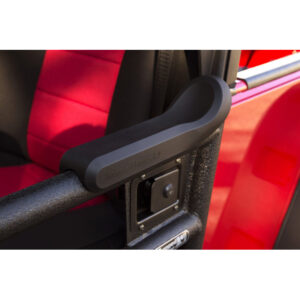 Rugged_Ridge_Contoured_Tube_Door_Armrest_13579.60_installed1.jpg Rugged Ridge 13579.60 Contoured Armrest for Tube Doors