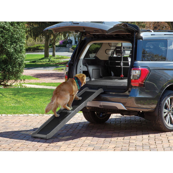 mcn-pet-ramp-lifestyle-8ahr1dg-dog-up.jpg WeatherTech 8AHR1DG Pet Ramp